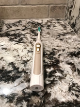Load image into Gallery viewer, Yasi 702 Travel Sonic Toothbrush with USB Charger